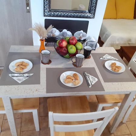 דירות נפפקטוס Stone Clock'S House מראה חיצוני תמונה